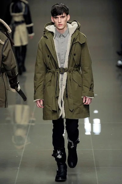Look 11
